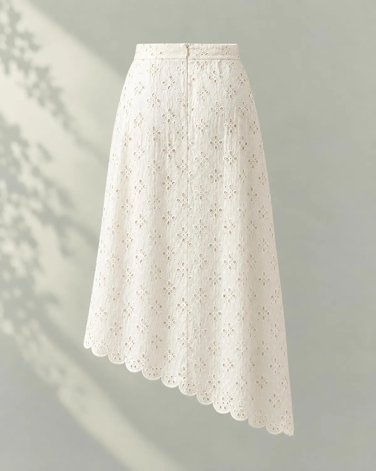 Asymmetric Scallop Skirt in white, back view