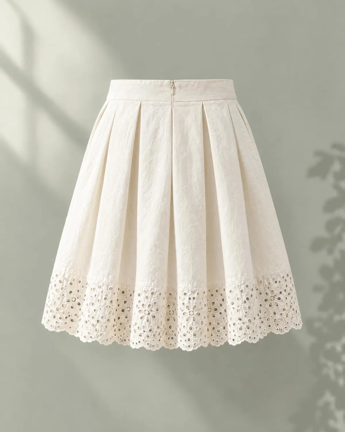 Box-Pleat Pocket Skirt in white, back view