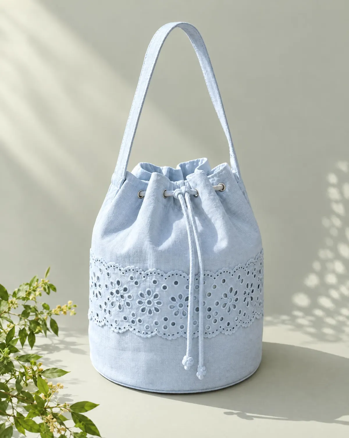 Market Bucket Bag in sky blue, front view